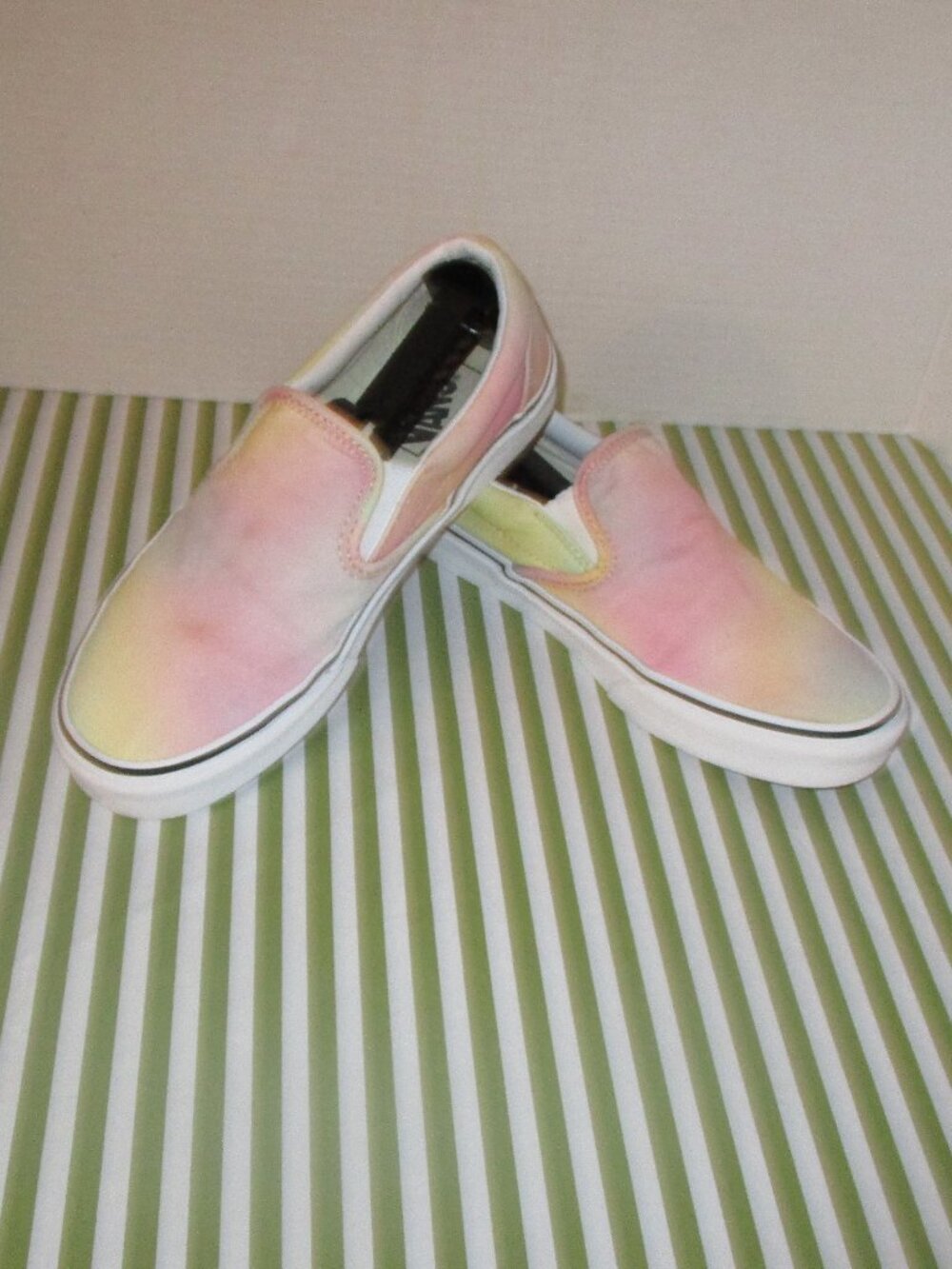 Vans Off the Wall Slip-on Sneakers - Picture 14 of 14